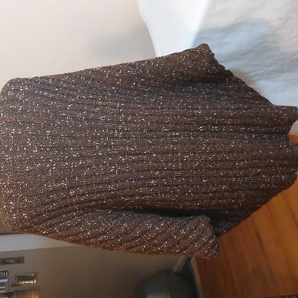 LIZ CLAIBORNE brown, sweater cardigan. One size. Pre-owned very gently used. - Picture 3 of 8